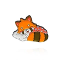 Emaille-Pin mit schlafendem Panda im Fuchshut auf einer weichen weißen Wolke - Pilz Roter Panda (CC875)