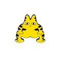 Spilla smaltata stile Garfield con un gatto giallo accovacciato a strisce nere - Stile Accovacciato (CC014)