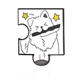 Pin's émaillé en forme de puzzle avec un chien blanc espiègle tenant un poignard - Style Chien Samoyède (CC233)