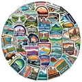 Vue à plat d'autocollants imperméables de parcs nationaux avec paysages et animaux - 50 pièces Parcs nationaux 2