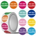 Rolle mit 500 bunten 'You Are Beautiful' runden Aufklebern zur Dekoration - 500 Blatt/Rolle