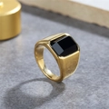 Minimalistische goudkleurige titaniumstalen ring met vierkante zwarte onyxsteen - US 7 / Goud Zwarte Steen
