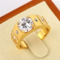 Bague en titane doré pour homme avec grand solitaire CZ et accents latéraux - Taille 10 / Style H (R0758) / Or