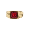 Anillo minimalista de acero de titanio dorado con una gran piedra roja cuadrada central - Talla 7 / Color Oro with Piedra Roja