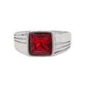 Anillo de hombre en acero de titanio con gema roja cuadrada y banda de plata - Talla 7 / Color Plata with Piedra Roja