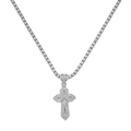 Nahaufnahme der silbernen Iced-Out Hip-Hop Kreuzkette mit Tennis-Halskette und Zirkonia - Silber (Kreuz) - Mit 4mm Tennis-Kette