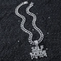 Silberne SELF MADE Kette mit glitzernden Steinen und Hip-Hop-Kubanischem-Link-Design - Silberne Halskette Und Self Made Buchstaben Anhänger