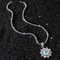 Chaîne tennis hip hop avec pendentif crucifix rotatif sur fond de texture de pierre - Argent (Croix Rotative) - Avec Chaîne Tennis 50cm