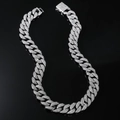 Chaîne cubaine 16mm argentée avec strass scintillants, style hip-hop sur fond noir élégant - Collier Argent (18inch)