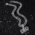 Iced out CEO hanger aan zilveren Cubaanse ketting met glinsterende kristallen steentjes - CEO Letter Hanger Met Cubaanse Schakelketting / Zilver