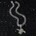 Collier pendentif signe dollar avec ailes en argent, accents verts et cristaux brillants - Chaîne Cubaine 50cm / Argent (Ailes de Dollar)