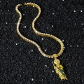 Gouden Sint Judas hanger aan tennis ketting met groene en witte zirkonia steentjes - Goud (St. Judas) - Met Tennisketting