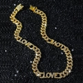Cadena cubana dorada de 13mm con letras LOVE e incrustaciones de cristales brillantes - Collar / 45cm / Dorado