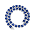 Dettaglio macro della collana con zaffiro blu quadrato e montatura in cristallo - Diamante Blu Argento (diamante Non Acrilico) / 18cm