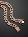 Makroaufnahme der roségoldenen Cuban-Kette mit Zirkonia-Besatz und Sicherheitsverschluss - Roségold 60CM