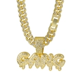 Collana a maglia cubana hip hop con ciondolo GANG e finitura dorata con strass lucidi - Pendente Oro Con Catena Cubana