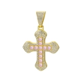 Makroaufnahme des Hip-Hop Kreuzanhängers mit 11 rosa quadratischen Steinen und Goldfinish - Gold Basis Rosa Strass Einzelner Anhänger