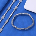 Detailed macro view of silver hip hop tennis bracelet with barbed wire zircon studs - Necklace 18 Inch (Length 45.72cm) / Platinum