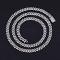 Macro di una collana a catena cubana in argento da 12 mm con pietre di zirconi cubici - 24 Pollici (circa 61cm) / Platino