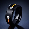 Bague élégante en acier titane noir avec rainure dorée et deux pierres en zircone - Taille 7 / Style de Strass Brossé à Ligne Unique / Largeur de Bande Moyenne / Noir & Or