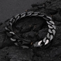 Dettaglio del bracciale cubano nero da 12 mm con zirconi incastonati CNC su pietra scura - Bracelet 9 Inches (22.86cm In Length) / Nero