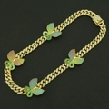 Chaîne cubaine dorée sertie de strass avec pendentifs papillons aux reflets pailletés - 16 pouces / Or
