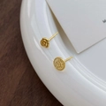 Orecchini asimmetrici in argento S999 placcato oro con rosa e moneta del principe - Stile Asimmetrico Dorato (C801)