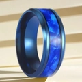 Anello da uomo alla moda in acciaio al titanio con intarsio marmorizzato blu e finitura opaca - Blu (18-B-1)