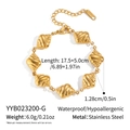 Detail view of 18K gold plated stainless steel shell heart bracelet with product dimensions - Shell Texture/Croissant Design (YYB023200-G)