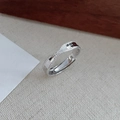 S925 Sterlingsilber Mobius-Ring mit strukturierter Gitteroberfläche und offenem Design - Einstellbar Offen / Weißgold