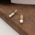 Asymmetric S925 silver baroque pearl drop earrings with hammered vintage gold finish - 925 Silver Needle / Gold