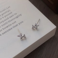 Minimalistische S999 sterling zilveren ballonhond oorknopjes met hooggepolijste afwerking - 990 zilver / Witgoud