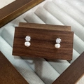 Boucles d'oreilles en argent S925 avec zircon carré et perle d'eau douce sur support - Or Blanc