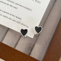 Elegant S925 sterling silver heart stud earrings with black inlay and beaded edges - 925 Silver / Silver (C401)