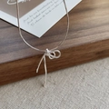 Collana con ciondolo a nodo a fiocco minimalista in argento S925 su catena a serpente - Argento 925 / Argento