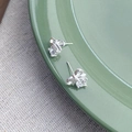 Orecchini a fiocco in argento S925 con zircone rotondo su vassoio in ceramica - Argento