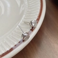 Orecchini a lobo in argento S925 con zirconi tondi su un piatto di ceramica - Con Supporti in Gomma / Oro Bianco