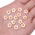 Dettaglio di perline a forma di fiore di uovo fatte a mano per creazione gioielli - 8mm Lato Singolo
