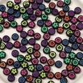 Perline piatte in acrilico nero con motivi neon a stella e luna per creazione di gioielli - Base Nera Con Motivo Multicolore