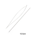 Dettaglio macro di due aghi da perline da 10,5 cm in metallo argento per gioielli fai-da-te - 10.2cm