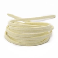 Flache cremefarbene Wildleder-Schnur für DIY-Schmuck mit weicher Velours-Oberfläche - In Rolle / Beige