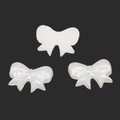 Set de tres lazos de resina blanca nacarada para accesorios de pelo DIY y arte de uñas - Lazo de perlas artificiales perforado / 14x12mm (Aprox. 100 piezas/paquete)