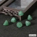 Dettaglio di perline a loto verde scuro su tessuto nero per accessori capelli fai-da-te - 10 Pezzi/Confezione / Verde scuro