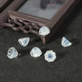 Hellblaue durchscheinende Lotusblüten-Perlen für DIY-Schmuck, Haarnadeln und Deko - 10mm x 7mm / Opalweiß