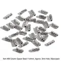 Makro-Detail von #06 Retro-Silber Zylinderperlen 11x4mm für DIY-Schmuckherstellung - #06 Zylindrische Zwischenperle (11x4mm)
