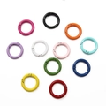 Set di 11 anelli a molla colorati in lega in varie finiture verniciate per portachiavi fai-da-te - Fibbia a forma di C / Diametro Circa 25mm (4 Pezzi/Confezione) / Motivi Misti Casuali