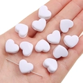 Perles en forme de cœur en acrylique blanc sur une tige pour création de bijoux DIY - 30 Pièces/Paquet (14x12mm) / Blanc