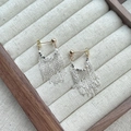 Eleganti orecchini a nappa lunga in argento S925 con perni dorati e design a catena a strati - Stile Corto
