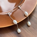 Elegante S925 Sterlingsilber Kette Ohrringe mit weißen Süßwasserperlen und Quasten - Mit Gummirücken / Silber