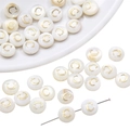 Flache runde Muschelperle mit goldenem Buchstaben C für DIY-Schmuckarmbänder - Buchstabe C